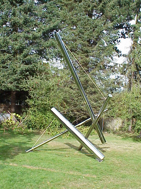 a smaller outdoor sculpture by Kenneth Snelson