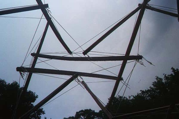 8v Double-Layer Tensegrity Dome:  Octahedral Vertex